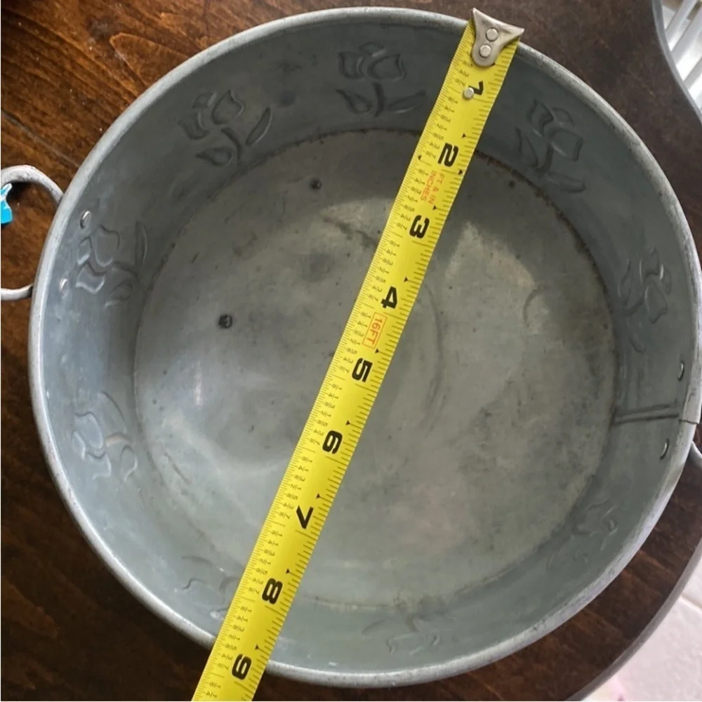 Tulip Design Low Profile Tulip Navy Blue Galvanized Metal Tub Planter 9”